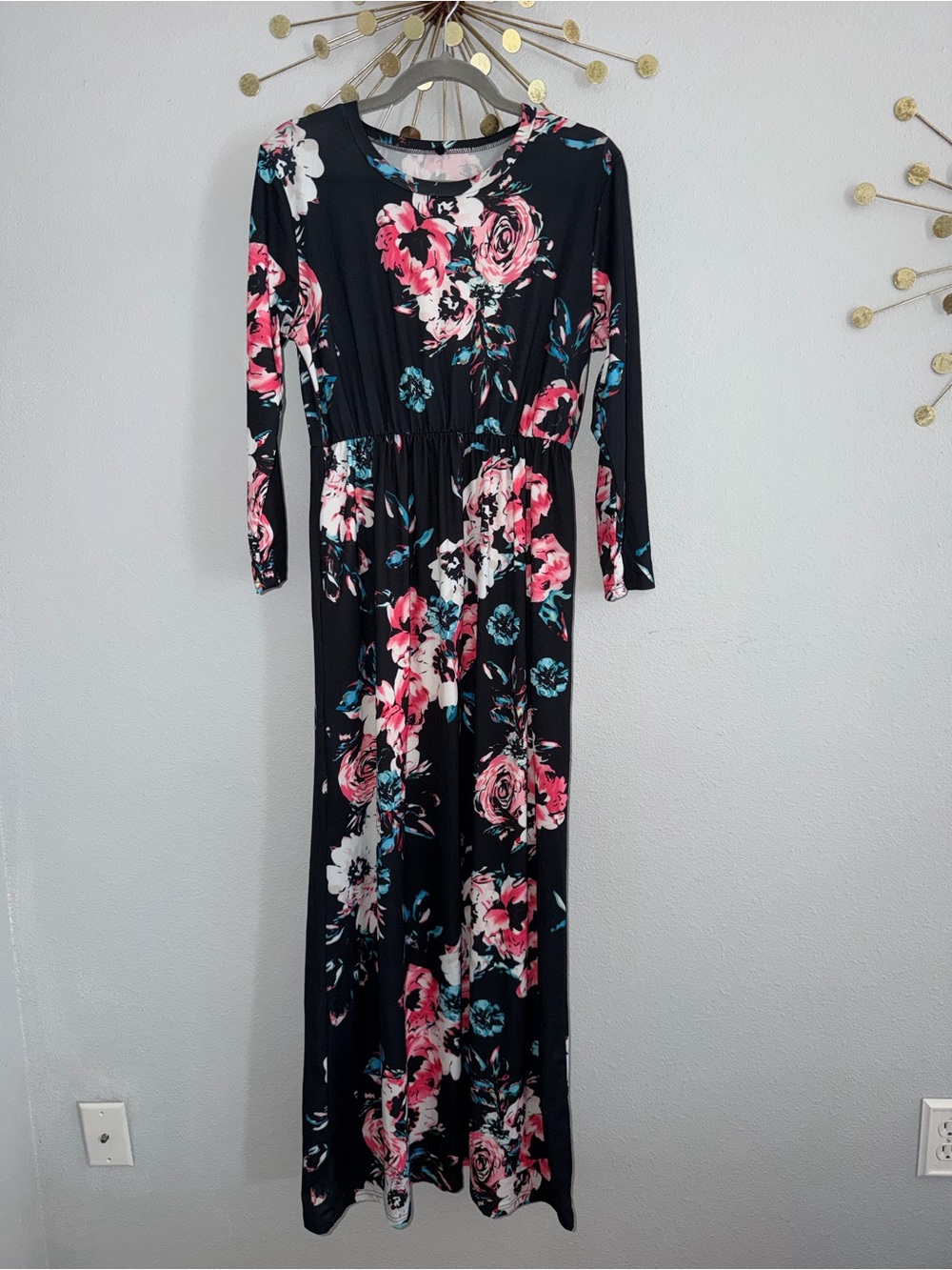 Women's Black Floral Long Sleeve Maxi Dress - Pink & Teal Floral
